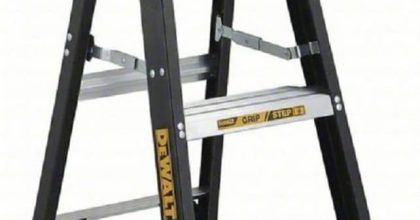 Dewalt dxl3010 04 fiberglass stepladder, 4 feet, black
