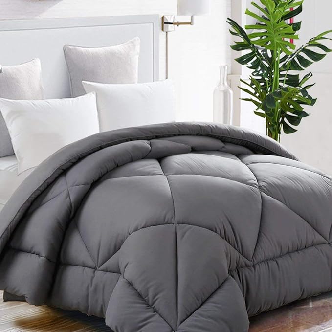 TEKAMON Quilted Down Alternative Comforter